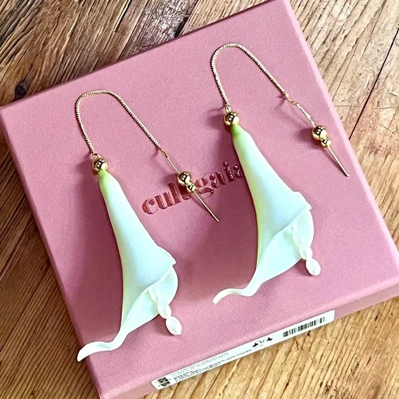 NWT Cult Gaia Calla Cultured Pearl Earrings - Picture 2 of 16